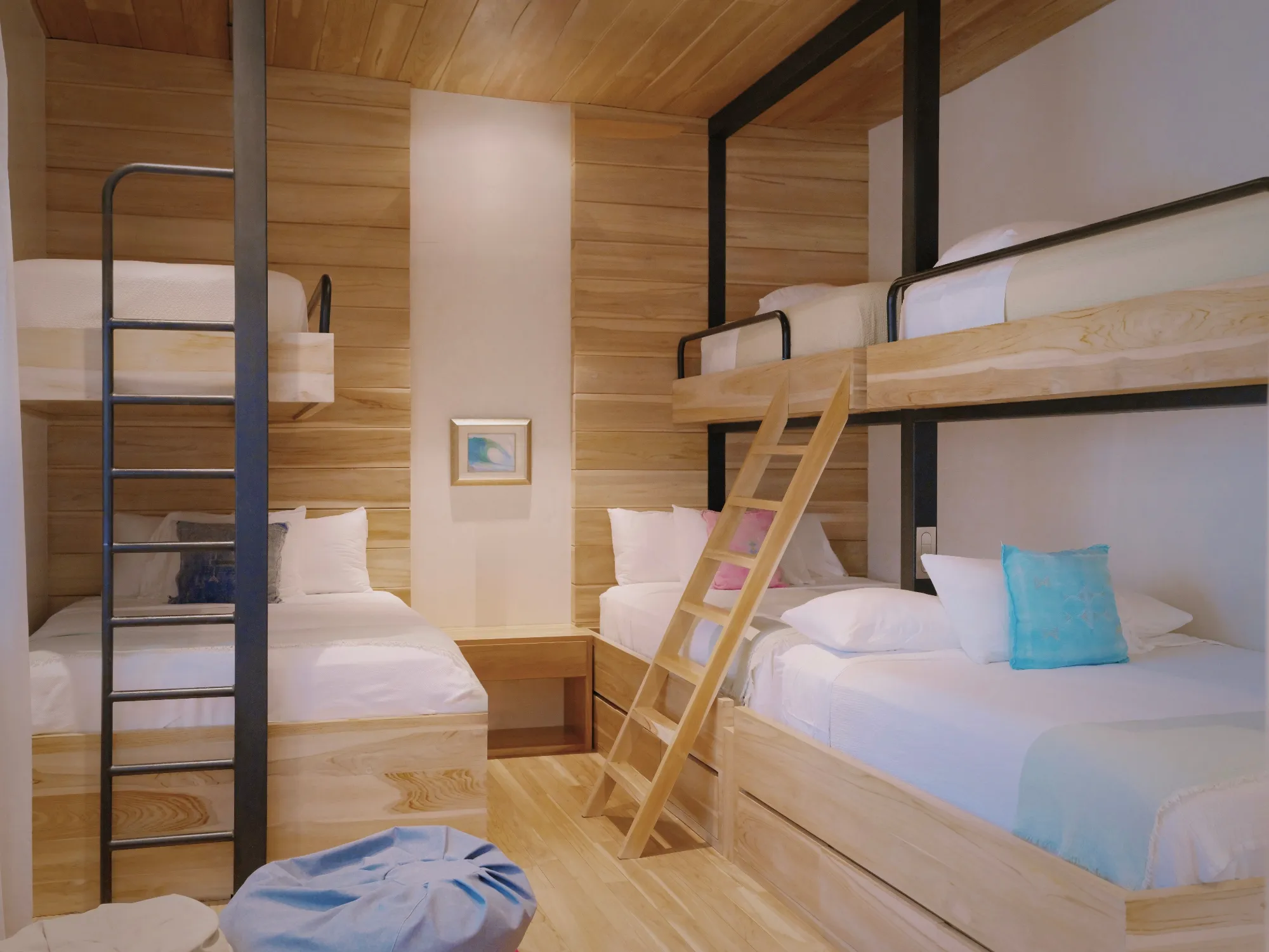 Tres Hermanas villa bunk room with side-by-side bunks and ladders, Nosara group rental